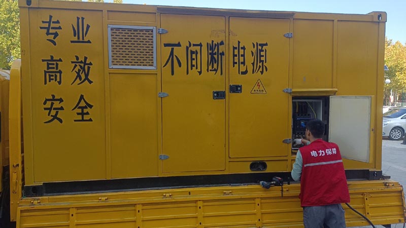 吴江柴油发电机组和UPS电源配合使用时，如何避免切换过程中的电力中断？